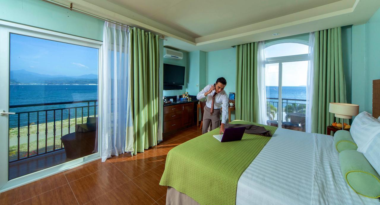 The Lighthouse Marina Resort Olongapo Exterior foto