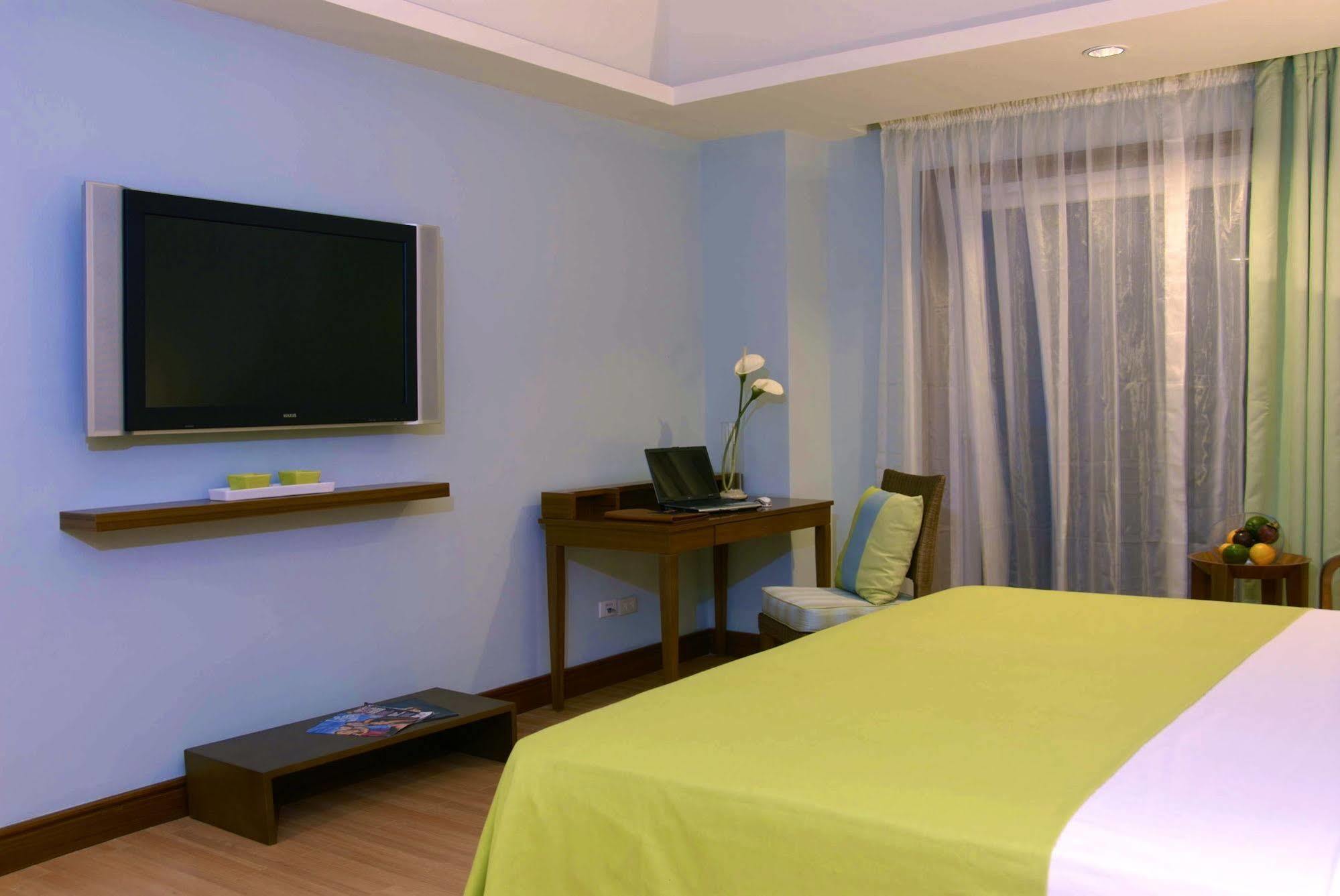 The Lighthouse Marina Resort Olongapo Exterior foto